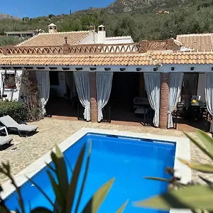 https://villa-zahar-periana.es-andalucia.com
